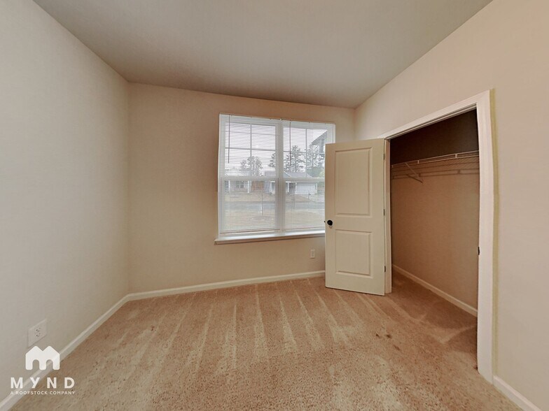 Building Photo - 667 Riverwood Pass