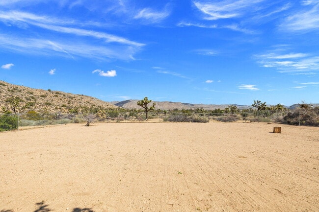 Building Photo - 56034 Desert Gold Dr