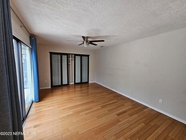 Building Photo - 120 Bermuda Ct