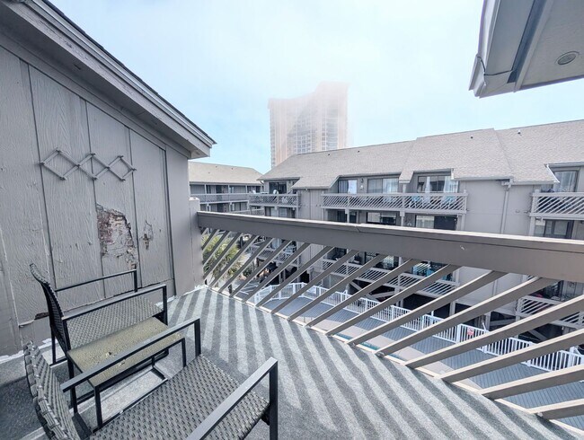 Building Photo - Long Term Rental, Walking Distance to Myrtle Beach!