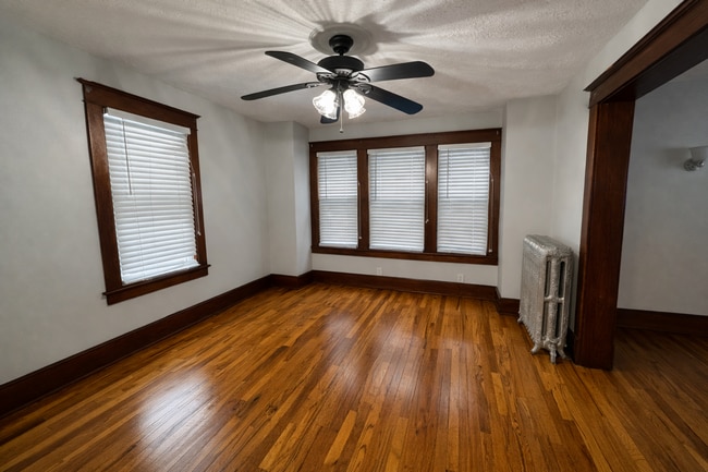 Building Photo - Large 4 bedroom home across from Franklyn Field.