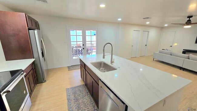 Building Photo - 2008 S 14th Ave