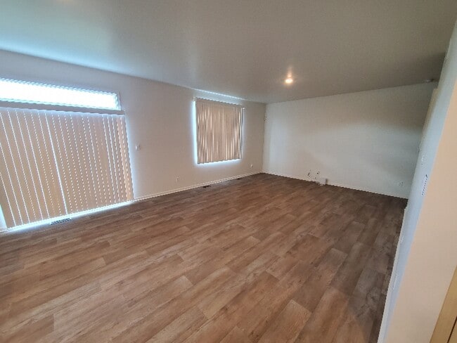 Building Photo - 7750 W 105th Pl