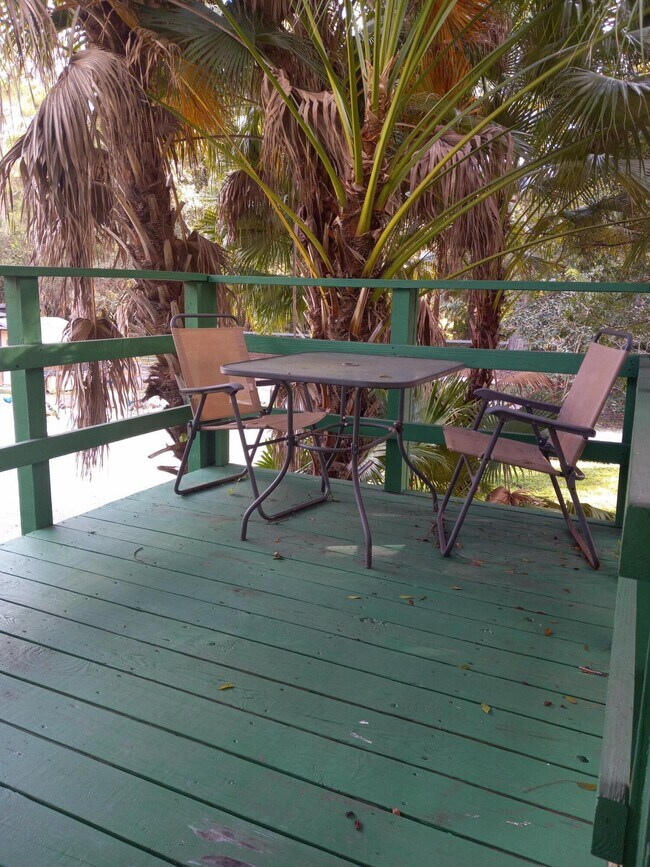 Building Photo - 1032 E Rd