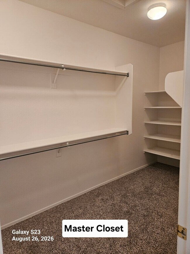 Building Photo - 1107 E San Tan Dr