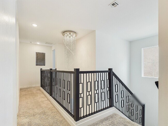 Building Photo - A luxe home in the heart of Chandler