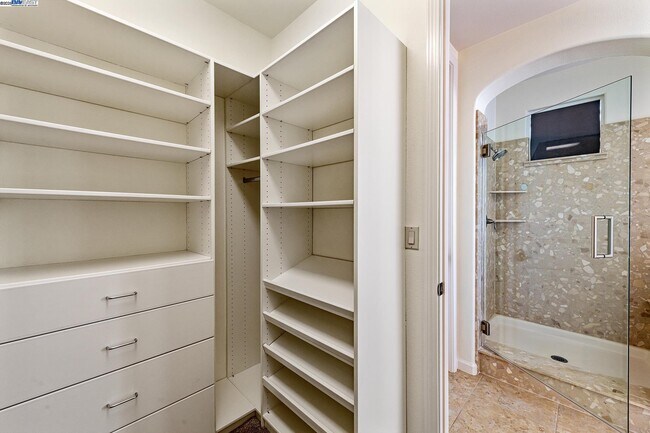 Building Photo - 2131 Chamomile Ct