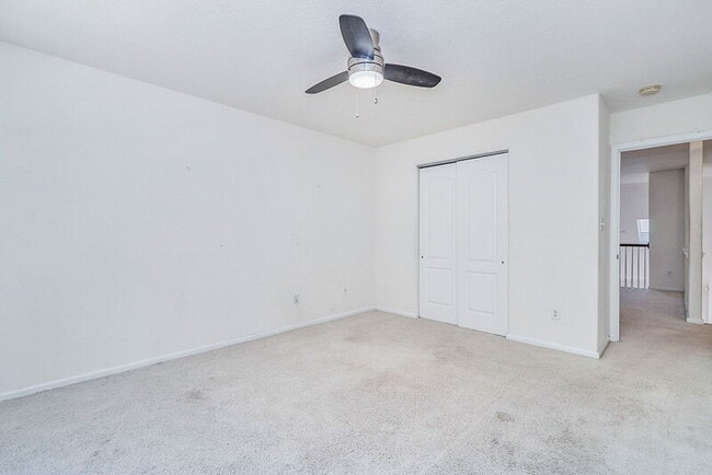 Building Photo - 985 Lambourne Ln