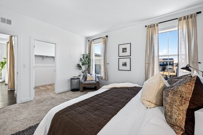 Building Photo - 6311 Stable View St