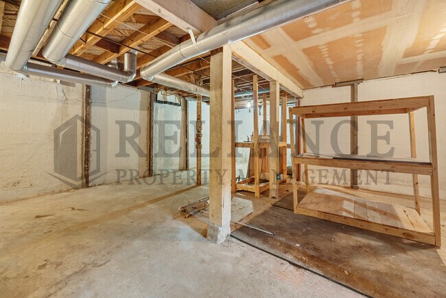 Building Photo - 1008 N Edgemoor St
