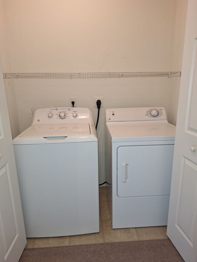 Building Photo - 2BR 2.5BA LANDINGS AT SUGAR MILL TOWNHOME