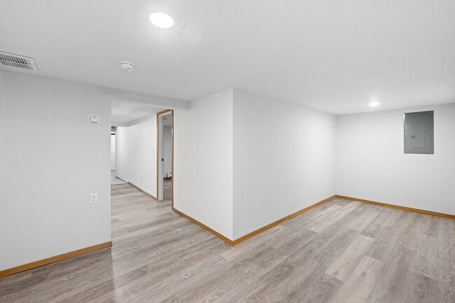 Building Photo - 17 Anna Ave