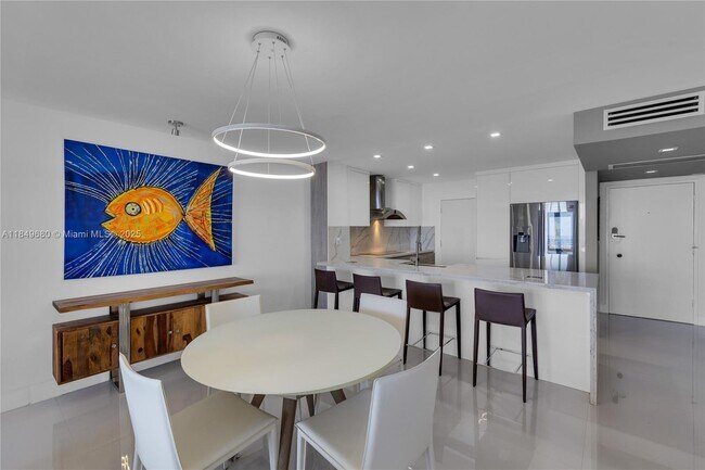 Building Photo - 5555 Collins Ave