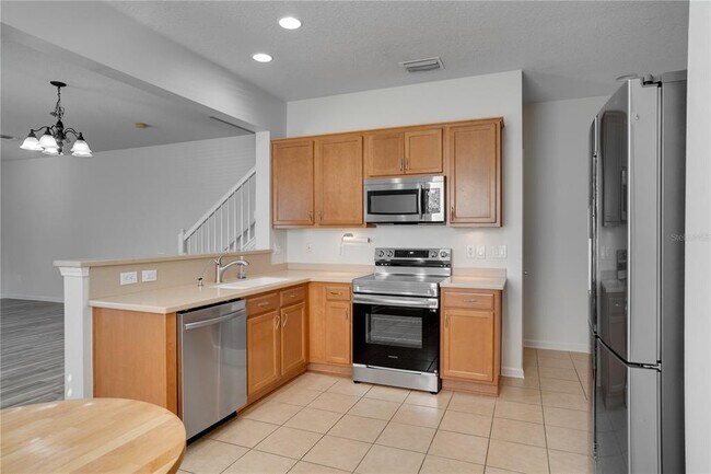 Building Photo - 2219 Snow Flake Pl