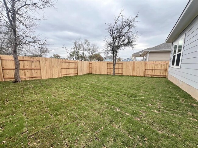 Building Photo - 13 Bent Trl Ln