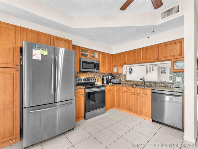 Building Photo - 9850 NW 57th Manor