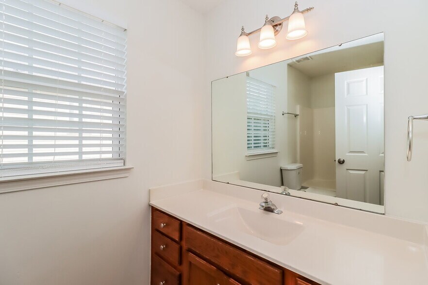 Building Photo - 5870 Brookstone Dr NW
