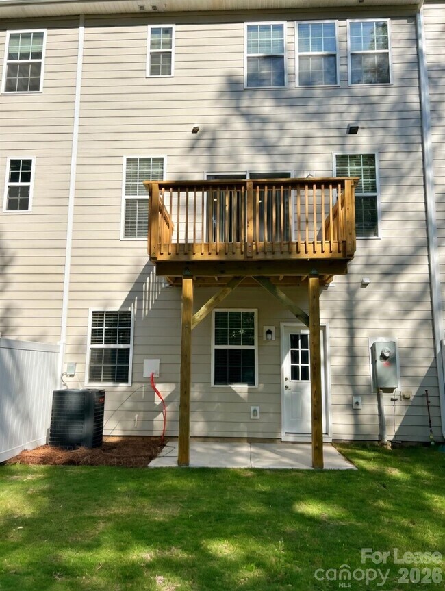 Building Photo - 1115 Bandon Dr