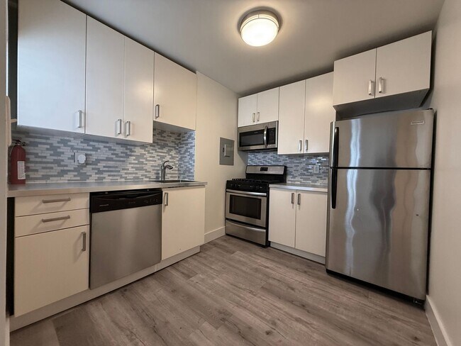 Building Photo - Updated 1BR Apt available now!
