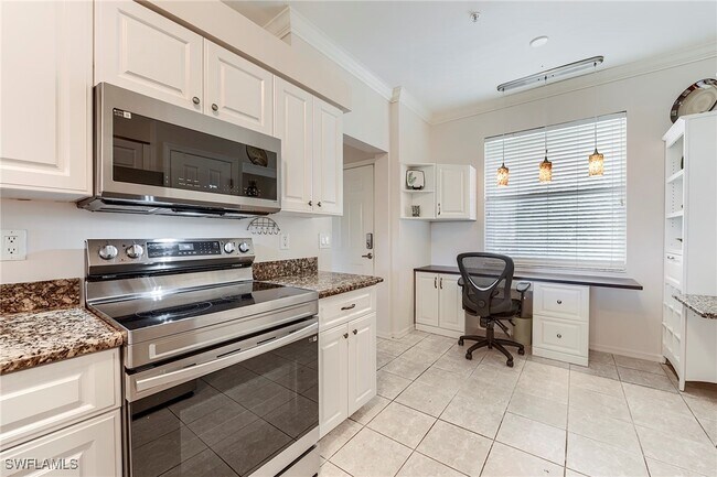 Building Photo - 8680 Cedar Hammock Cir
