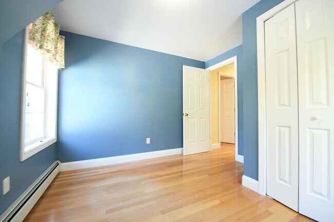 Building Photo - 15 Sabatus Rd
