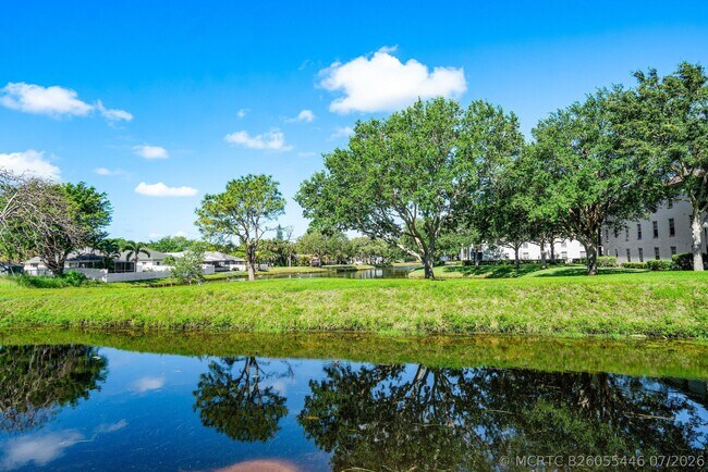 Building Photo - 10137 Mangrove Dr
