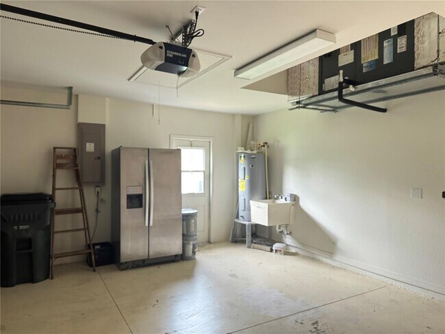 Building Photo - 2349 Honey Ln