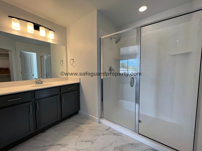 Building Photo - Newer 4 Bedroom Home in West Jordan