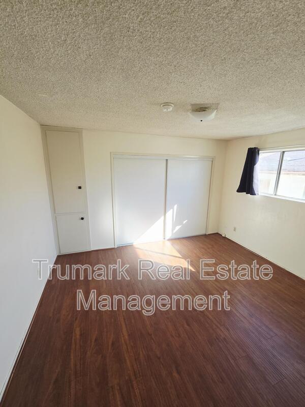 Building Photo - 4619 Lexington Ave