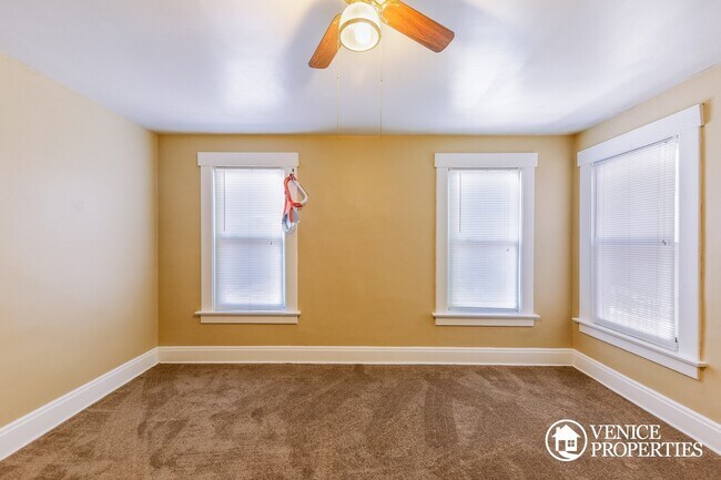 Building Photo - 4 Bedroom on OSU Campus