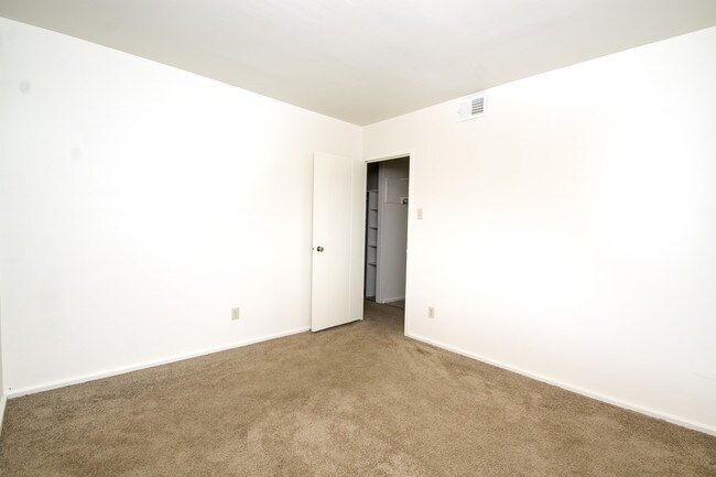 Building Photo - 1774 Clifton Ave