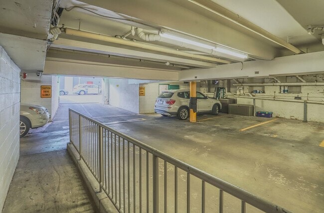 Building Photo - 1034 Clinton St