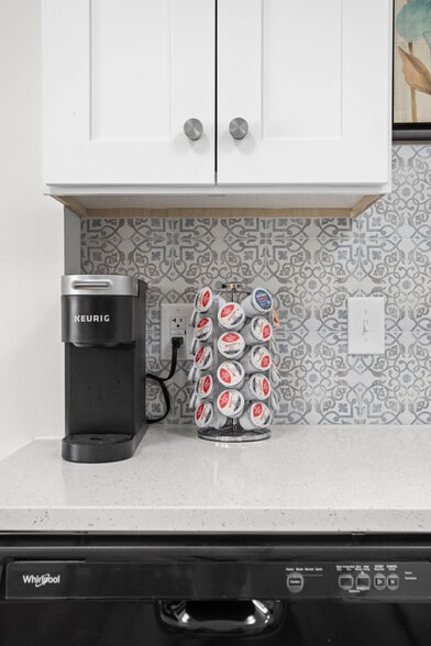 Building Photo - 844 Camp St