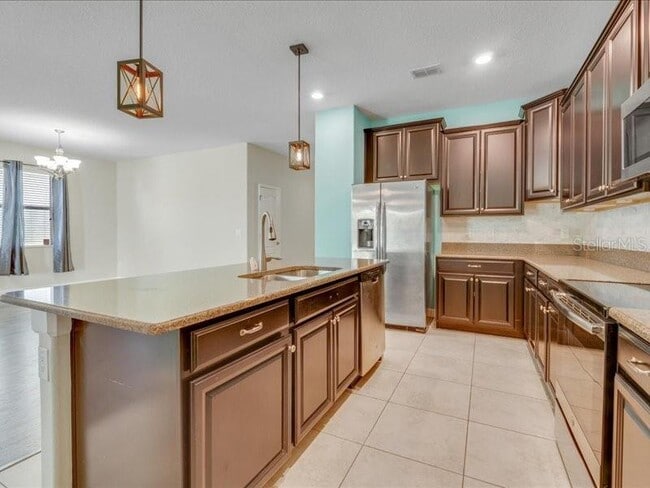 Building Photo - 1569 Thetford Cir
