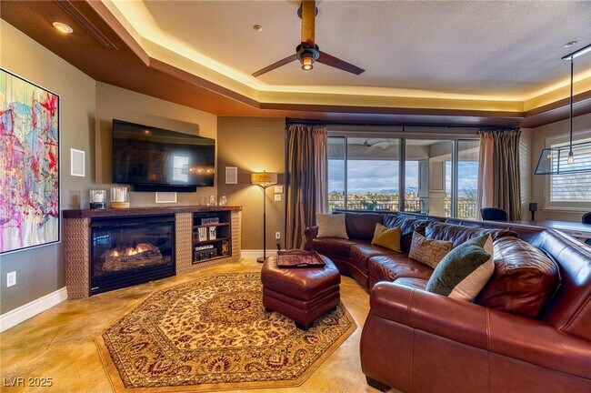 Building Photo - 9216 Tesoras Dr
