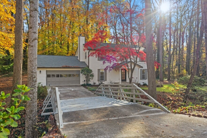 Building Photo - 82 Vanessa Dr