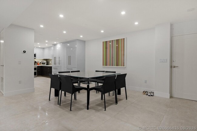 Building Photo - 170 N Ocean Blvd