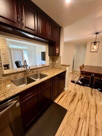 Building Photo - Modern and Convenient Condo Near Almaden Lake