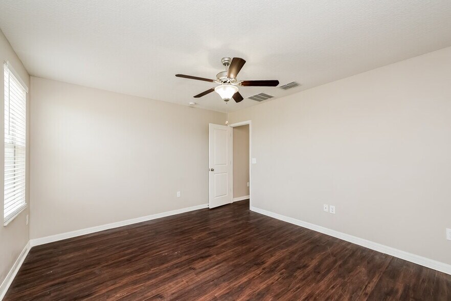 Building Photo - 6507 Trent Creek Dr