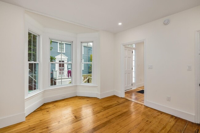Building Photo - 26 Cabot St