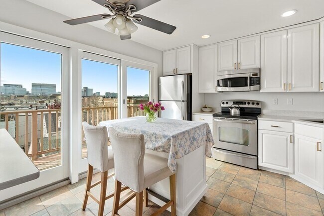 Building Photo - 48-50 Russell St