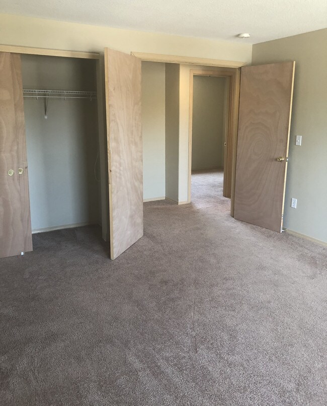 Master Bedroom - 115 Haylen Dr