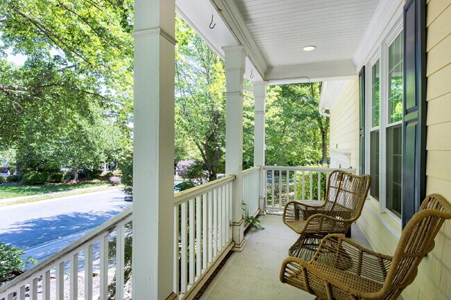 Building Photo - 2711 Ashland Dr