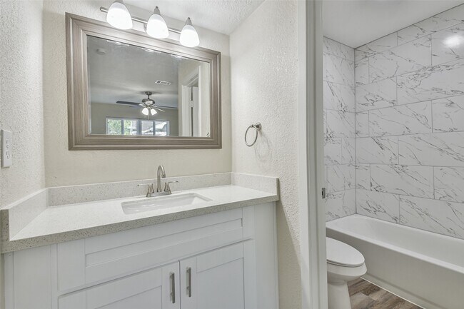 Building Photo - 12614 Dermott Dr