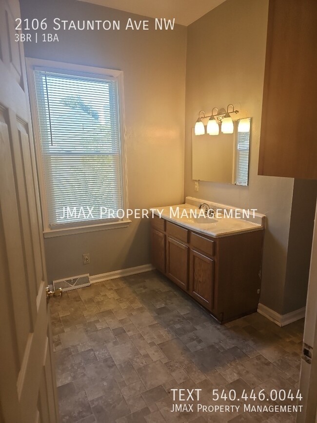 Building Photo - 2106 Staunton Ave NW