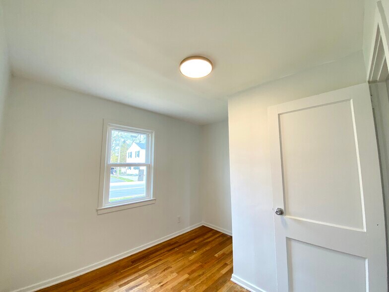 Building Photo - 58 Waddell Rd