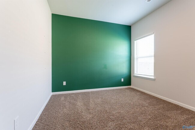 Building Photo - 22654 Regent Dr