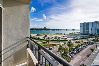 Building Photo - 800 S Gulfview Blvd