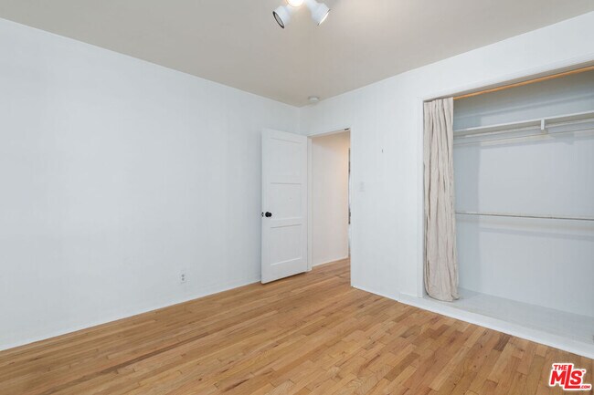 Building Photo - 1133 26th St