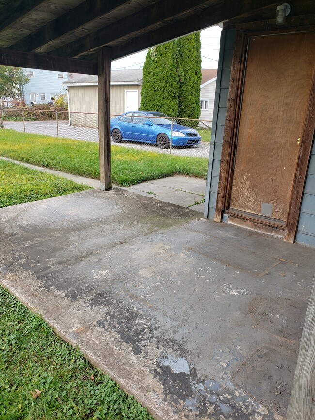 Back Patio - 726 1st St